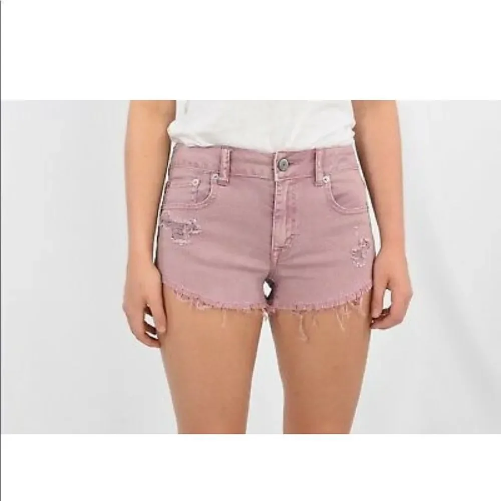✨AE Pink Low Rise Stretch Denim Booty Shorts✨